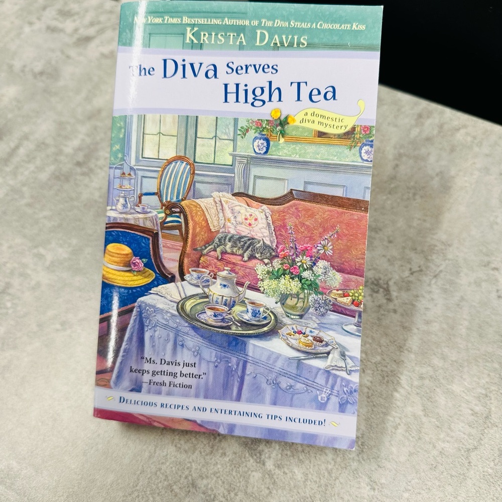 Book: The Diva Serves High Tea by Krista Davis